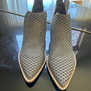 Dolce Vita Gray Bootie Size 6